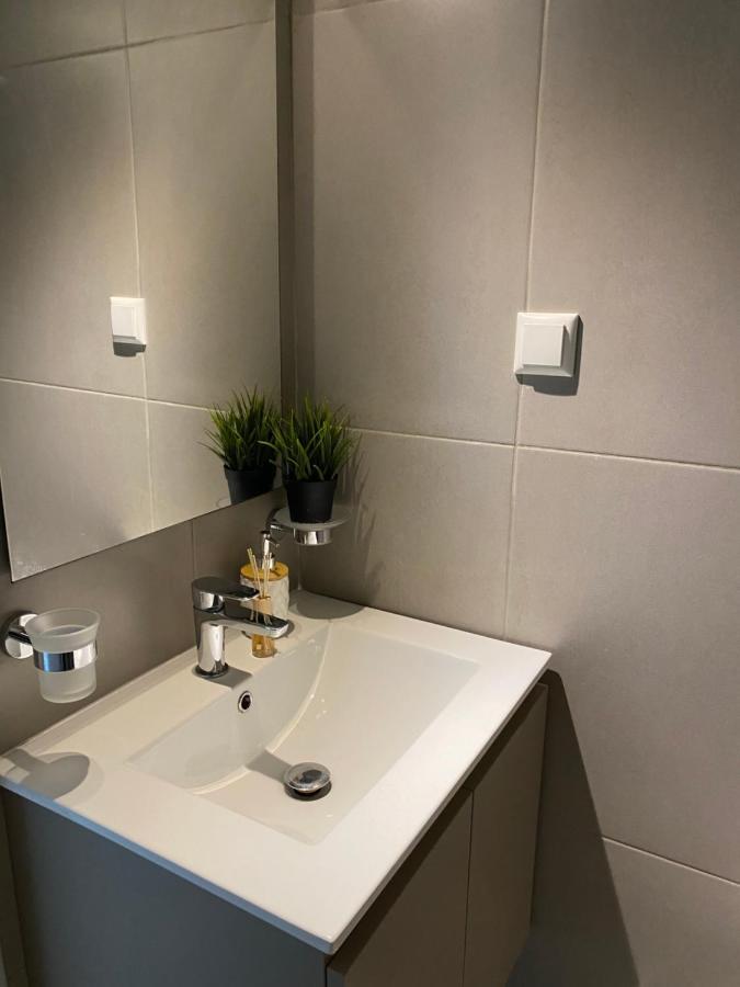 New 2Bd Aprt With Shared Rooftop Pool E2 雅典 外观 照片